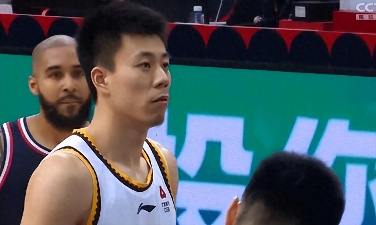 广州队轻取步行者，张镇麟高光表现
