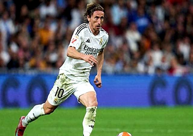 罗马险胜希腊，莫德里奇高光表现