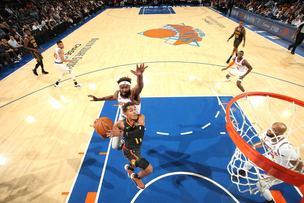 印尼羽毛球队鏖战英格兰羽毛球队，马琳三分雨点燃全场