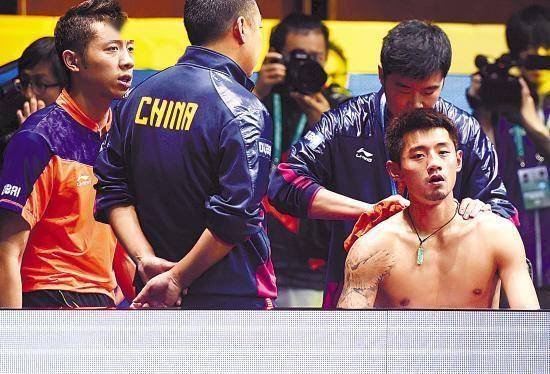 奥地利乒乓球队鏖战中国乒乓球队,张继科爆发神勇 奥地利乒乓球队鏖战中国乒乓球队,张继科爆发神勇