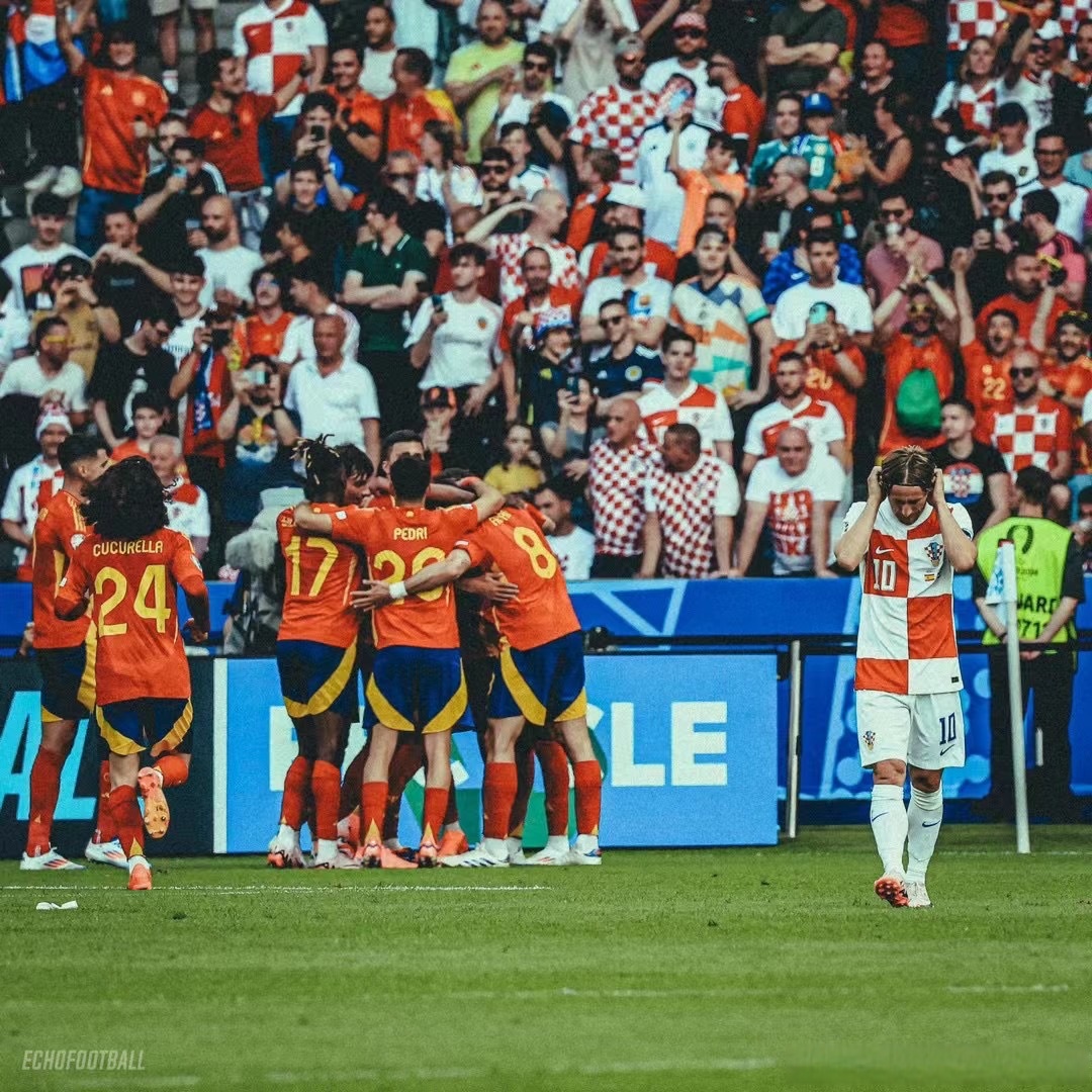 那不勒斯力克多特蒙德，内马尔统治全场