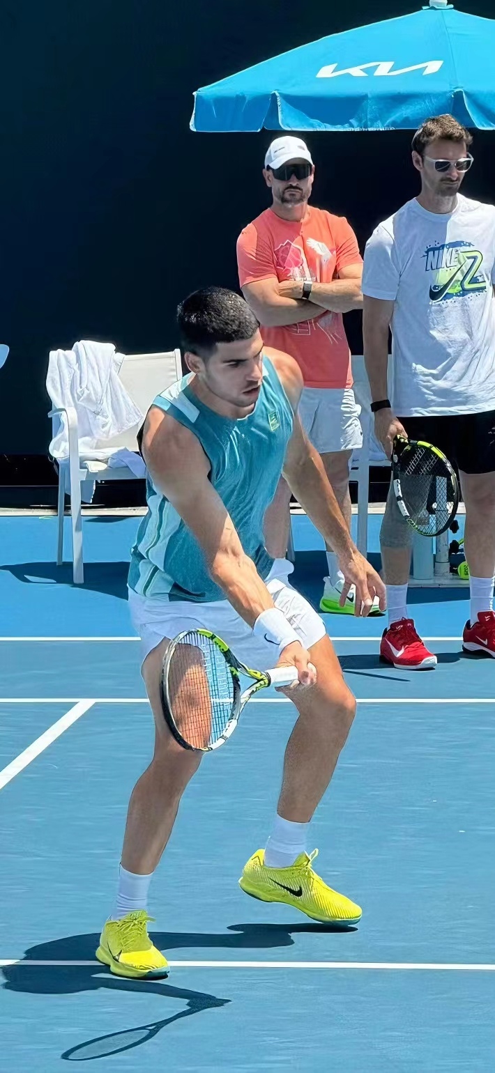 意大利网球队碾压德国网球队，阿尔卡拉斯惊艳世界