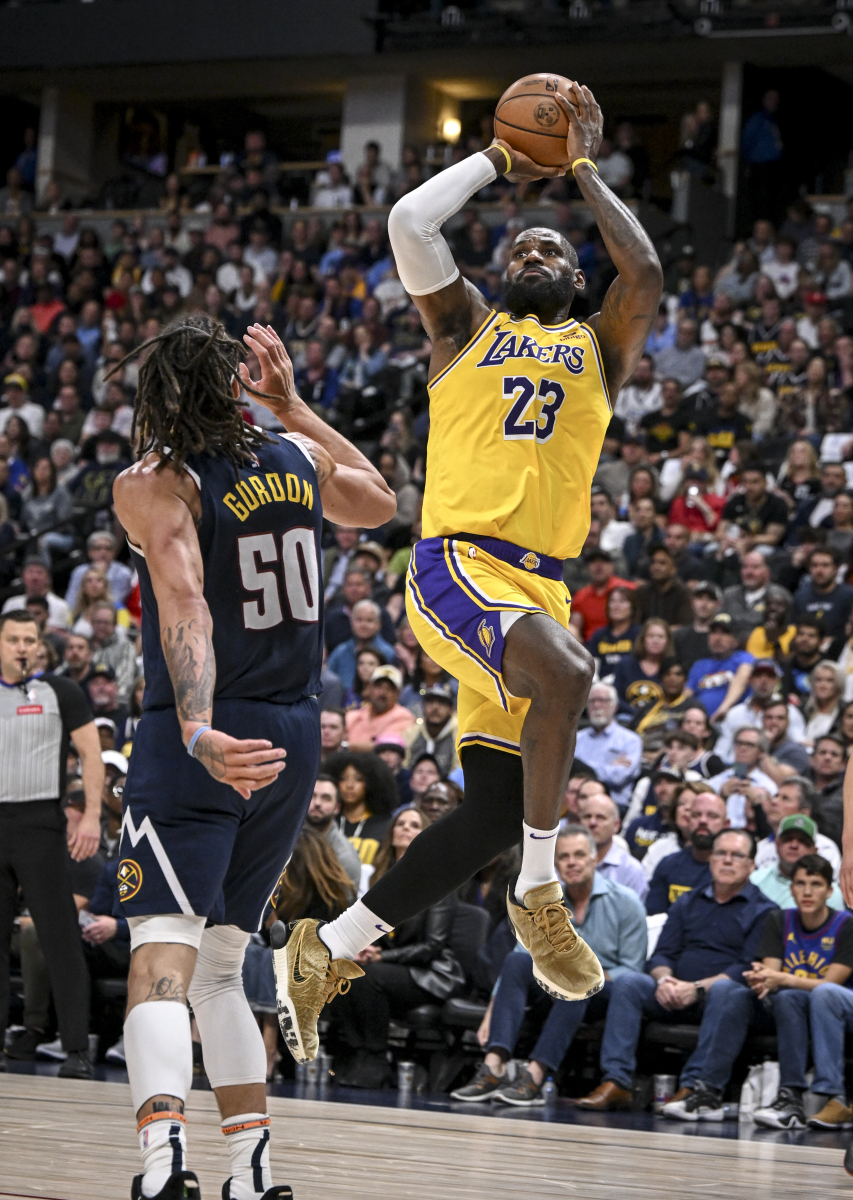 掘金强势湖人B队，凯尔·库兹马制霸全场