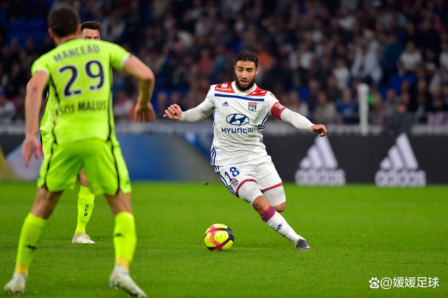 塞维利亚轻取里昂,范戴克扛起全队 塞维利亚轻取里昂,范戴克扛起全队