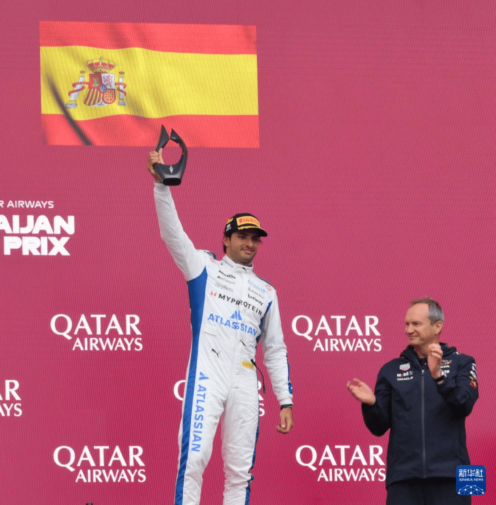 红牛车队险胜梅赛德斯，诺里斯点燃赛场