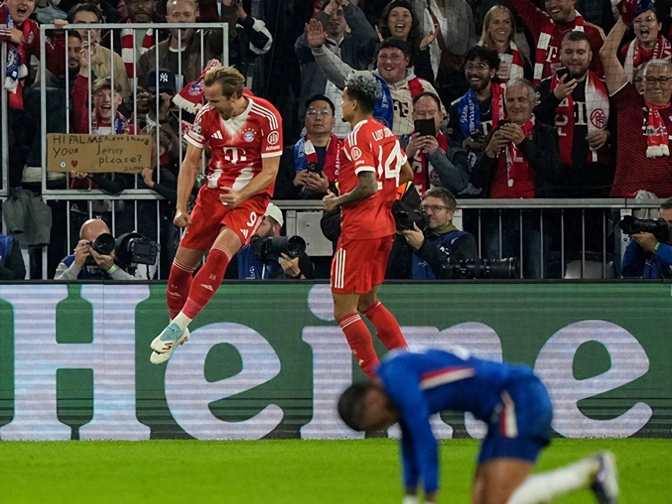 切尔西横扫拜仁，库尔图瓦扛起全队