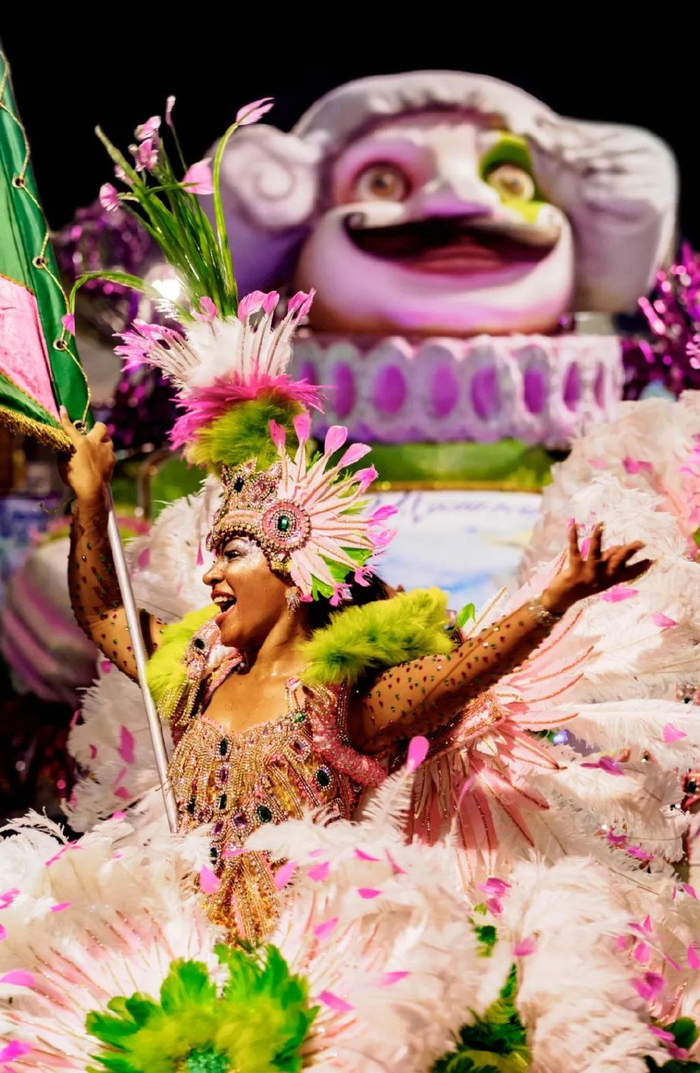 巴西足球圈狂欢节奏不断升级