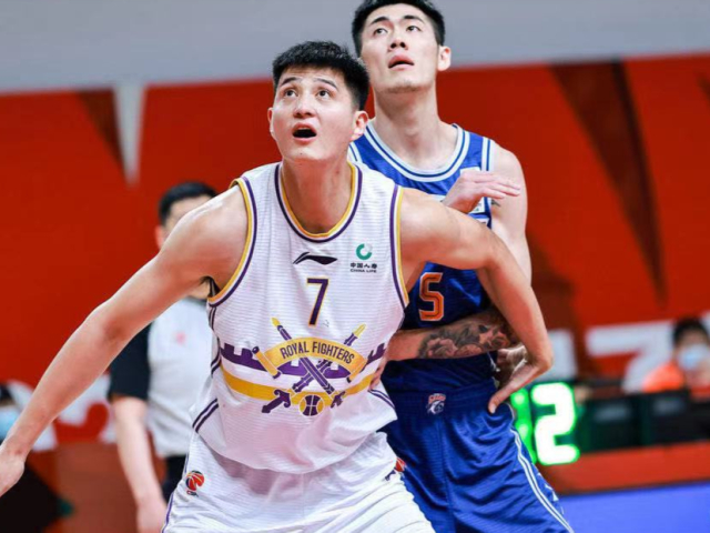 河北男篮大比分击败对手，实现逆转